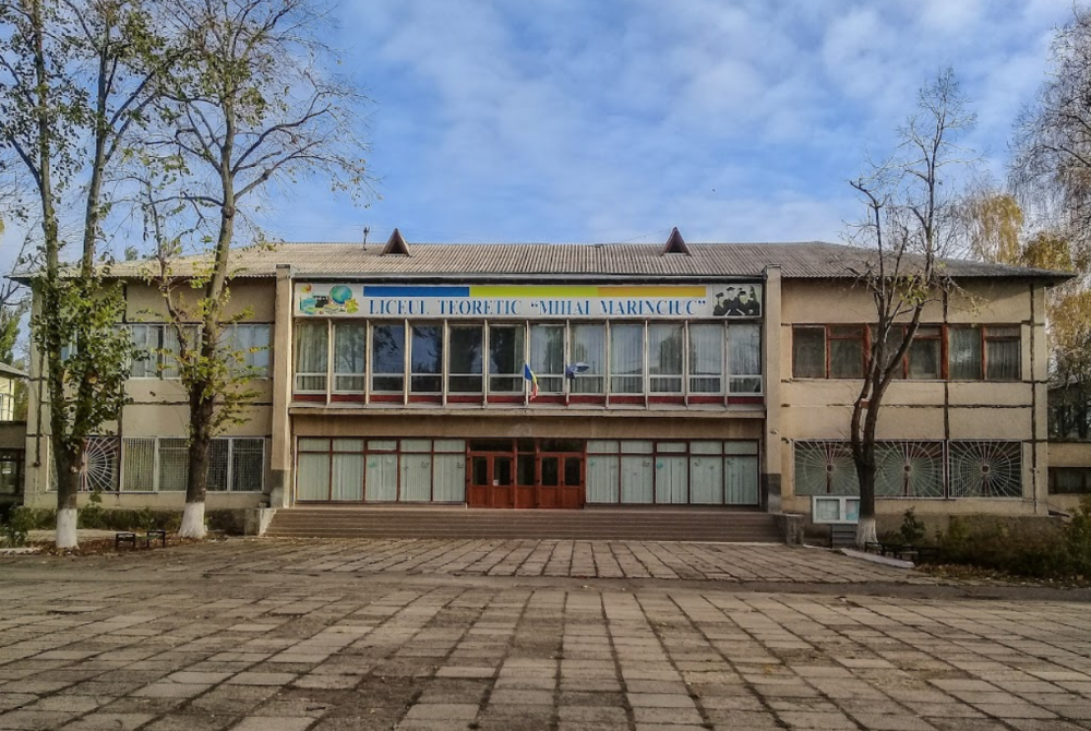Un liceu din Capitală în stare dezastruoasă. Clădirea nu a fost reparată capital niciodată